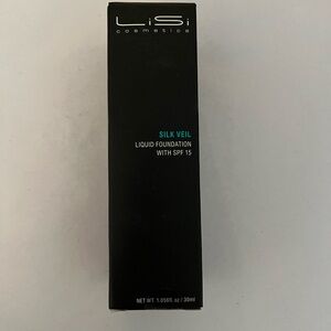 Silk Veil Liquid Foundation with SPF 15 - Sealed box shade # 100